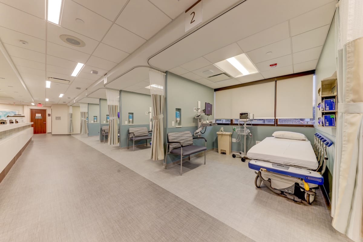 Skender Completes Buildout of Northwestern Medicine Pain and Spine Center in Bloomingdale, Illinois